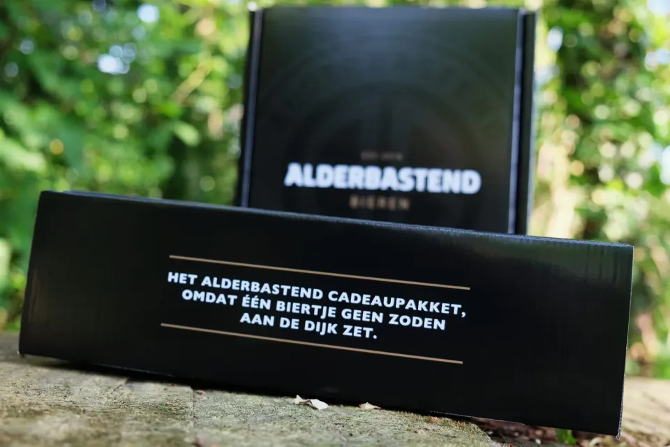 Alderbastend AB Luxe Cadeaupakket speciaalbier met glas 4 fles