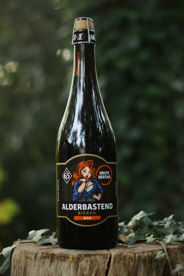 Alderbastend Brute Bertha bok 75cl fles