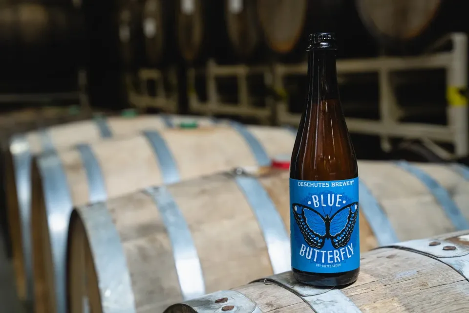 Deschutes Blue Butterfly saison fles 500ml drooggehopte 5,2%