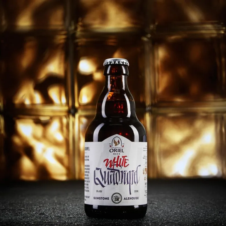 Oriel X Sunstone White Quadrupel koffie bier