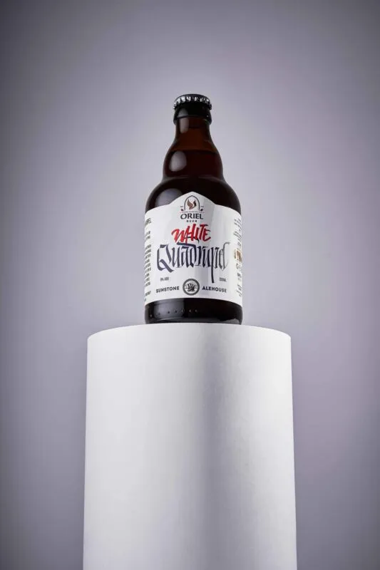 Oriel X Sunstone White Quadrupel koffie bier